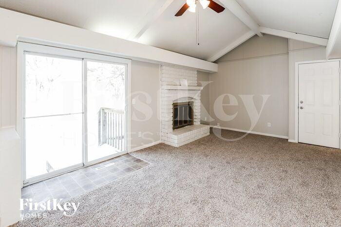 11706 E 56th St - Photo 3 of 16