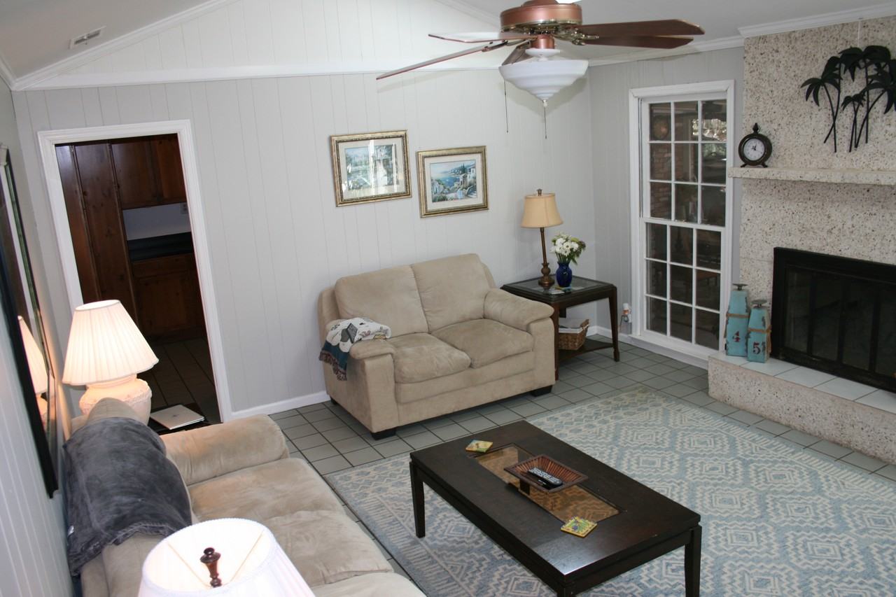 164 Saint Clair Drive - Photo 6 of 9