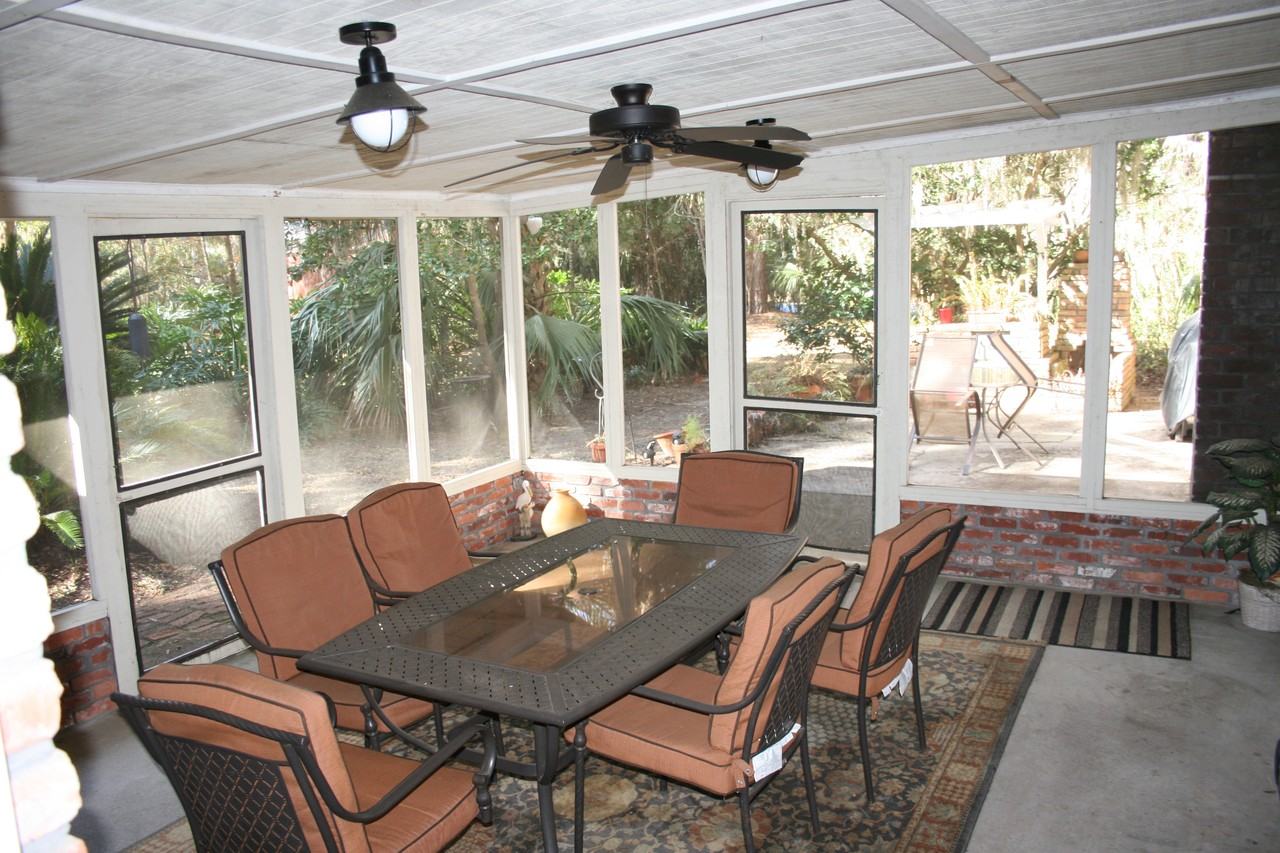 164 Saint Clair Drive - Photo 2 of 9