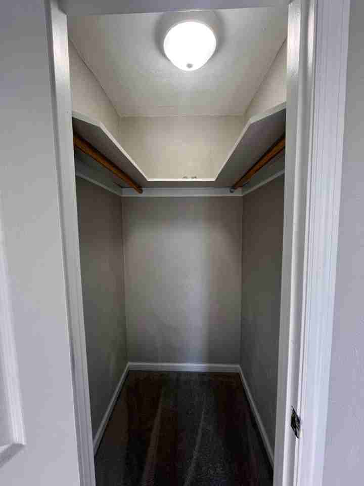 1022 32nd St - Photo 7 of 10