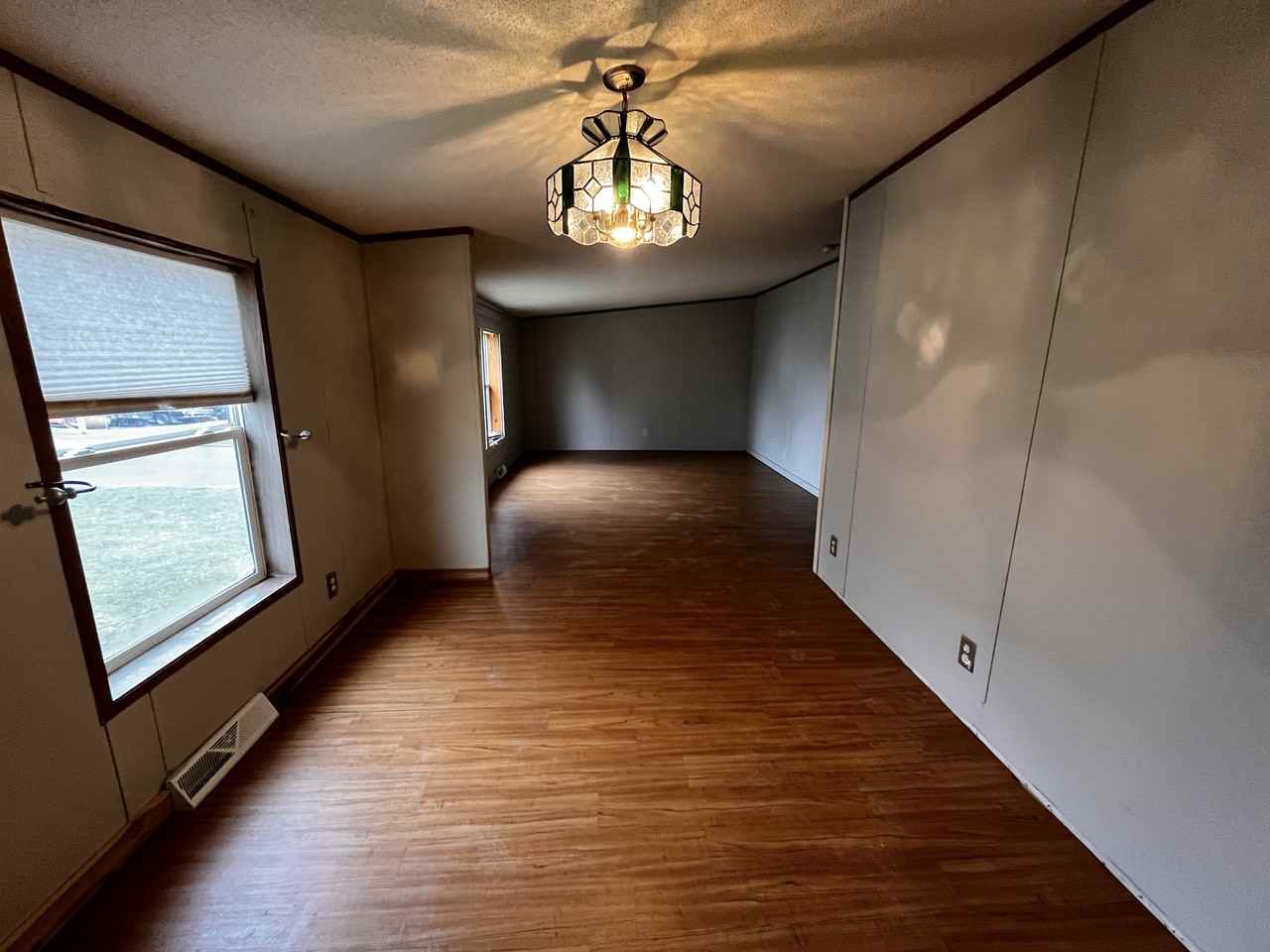 116 W Mcnutt St #NA - Photo 2 of 12