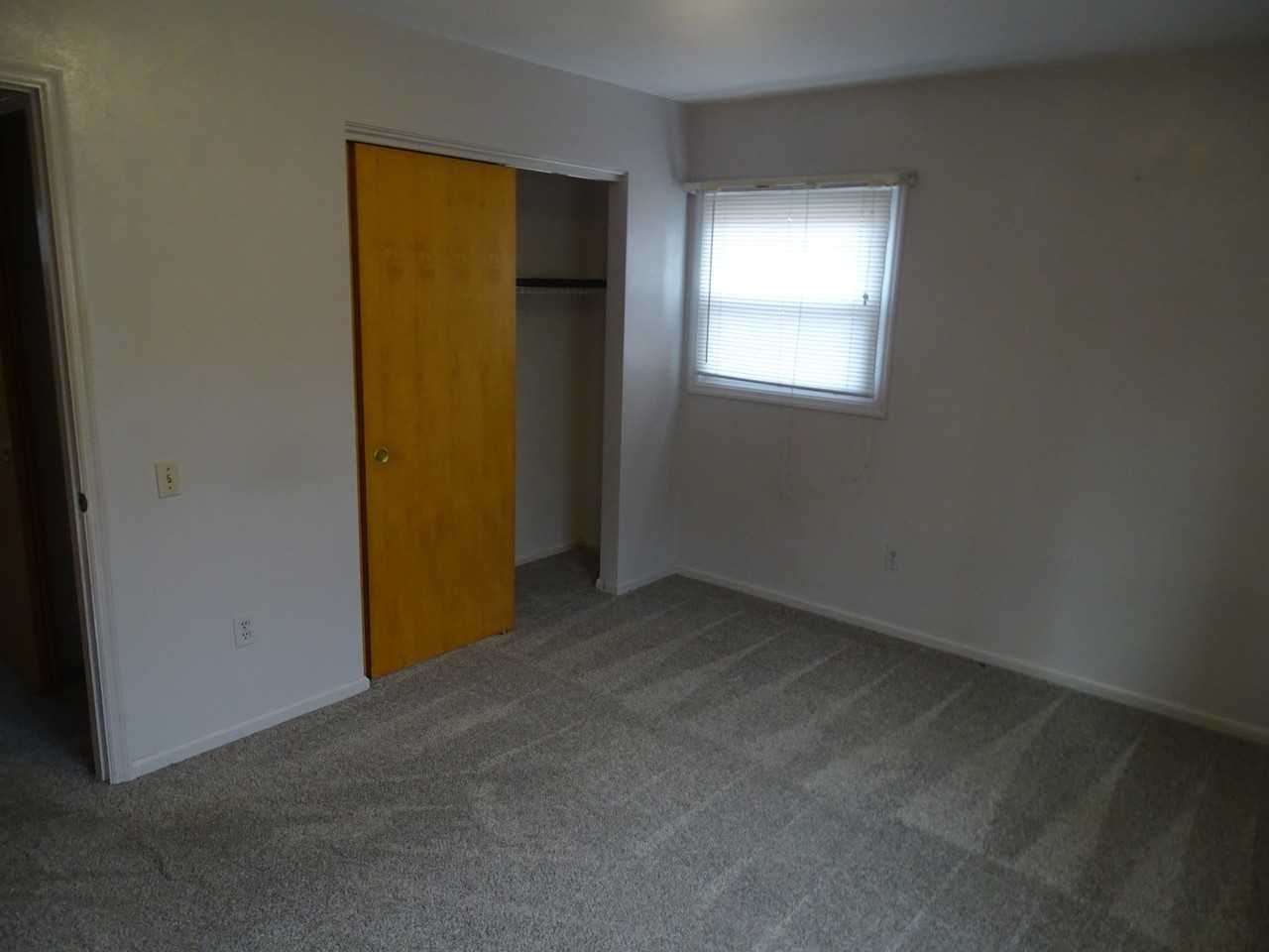 303 E Coomer St #8 - Photo 7 of 8