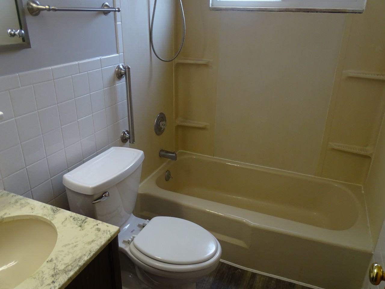 303 E Coomer St #8 - Photo 6 of 8