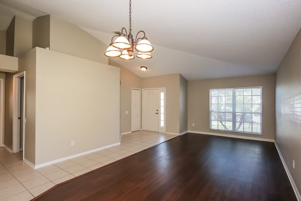 10437 Hallmark Blvd - Photo 3 of 15