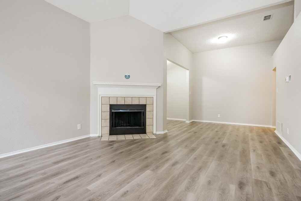 709 Greenridge Dr - Photo 4 of 16
