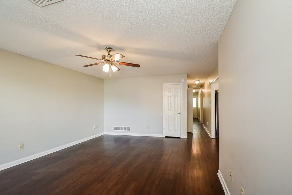 275 Garden Walk S - Photo 5 of 16