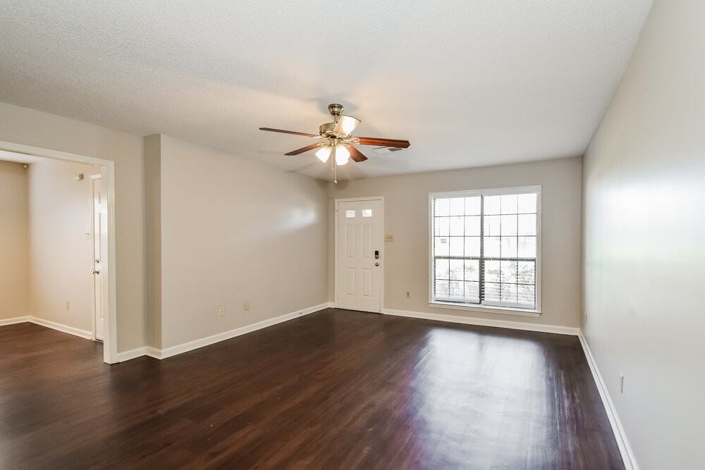 275 Garden Walk S - Photo 6 of 16