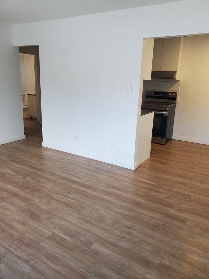 1529 C8 1529 Boundary Crescent #C8 - Photo 6 of 12