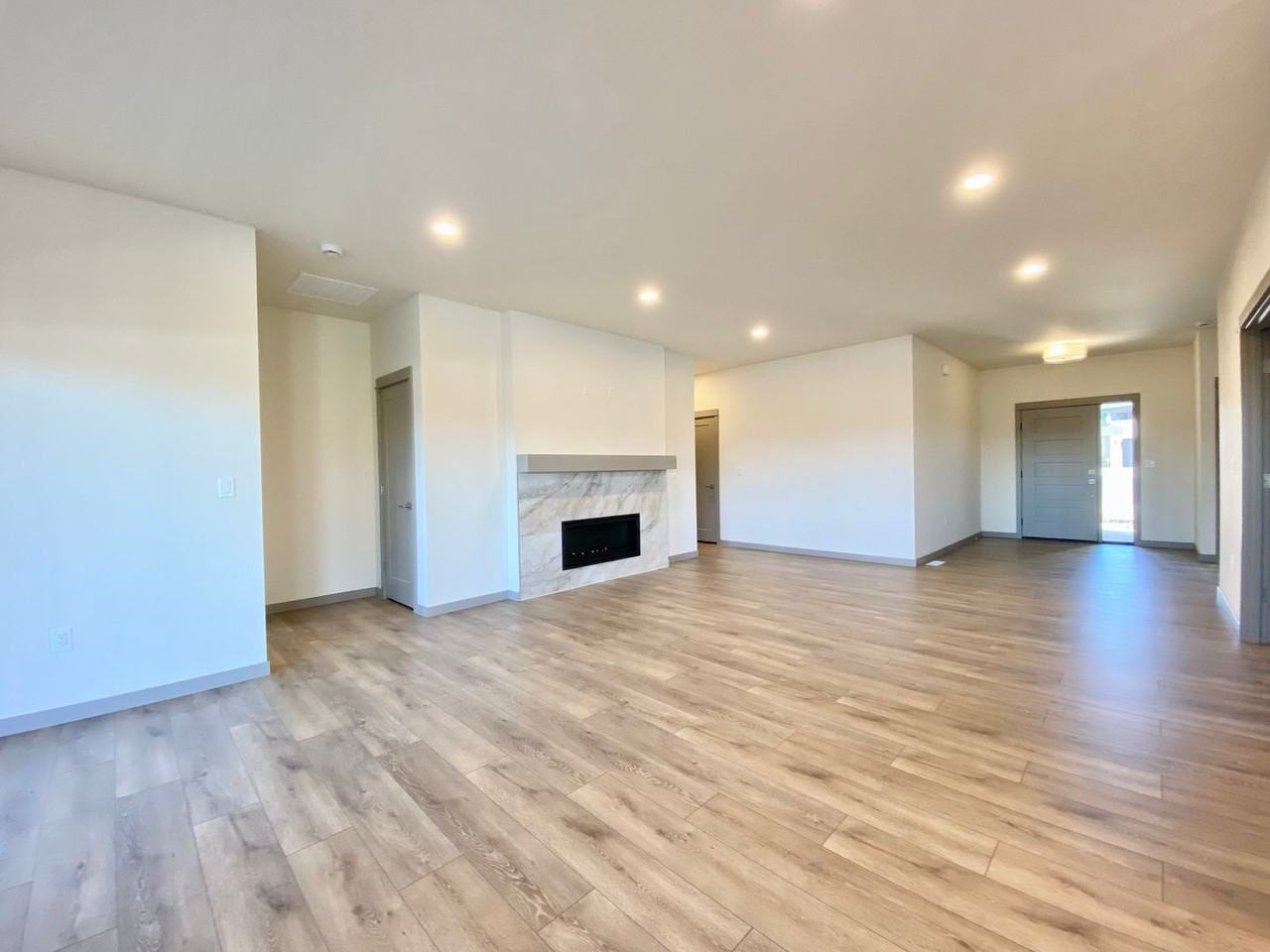 4402 Tayhill Way - Photo 3 of 43
