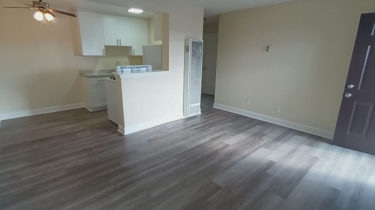 2511 Edison Ave - Photo 7 of 17