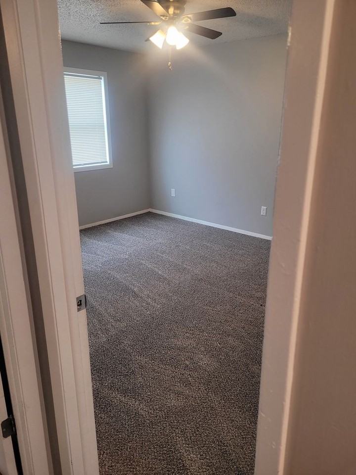 Pine Creek Apartments - Photo 3 of 19