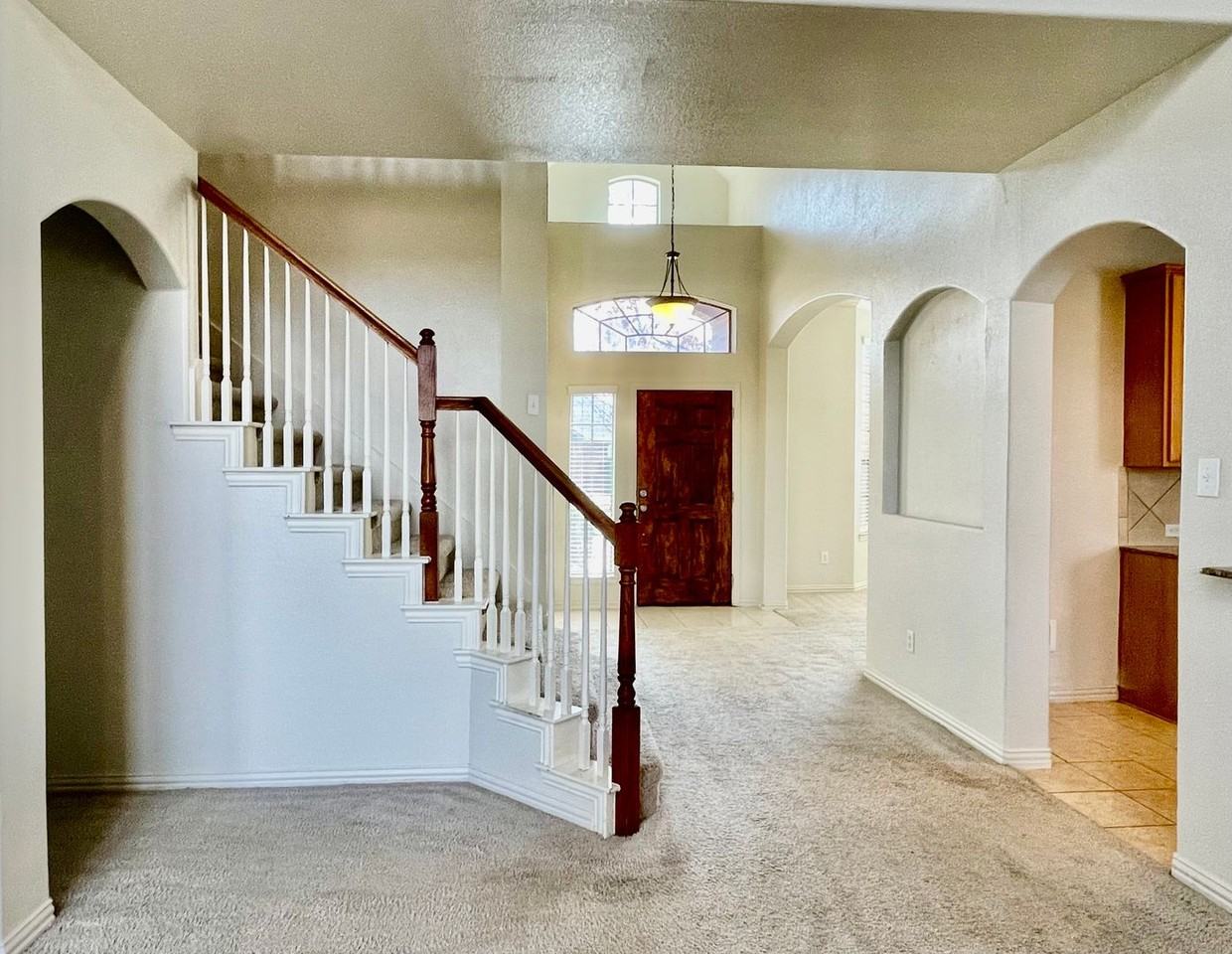 6304 Blackstone Dr - Photo 4 of 32