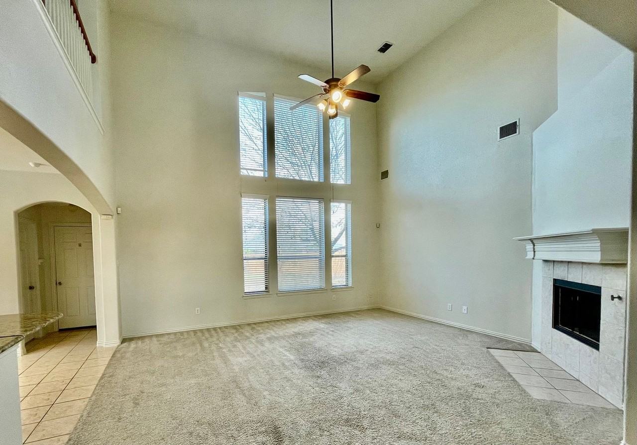 6304 Blackstone Dr - Photo 5 of 32