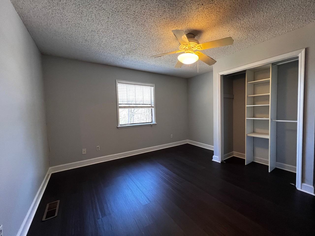 210 Appleby Dr #218