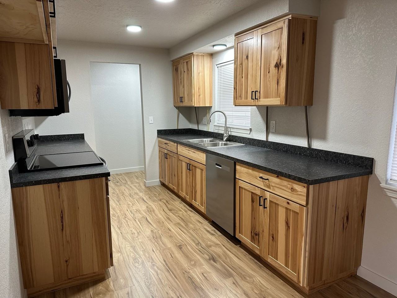 237 Clark Ter - Photo 6 of 20