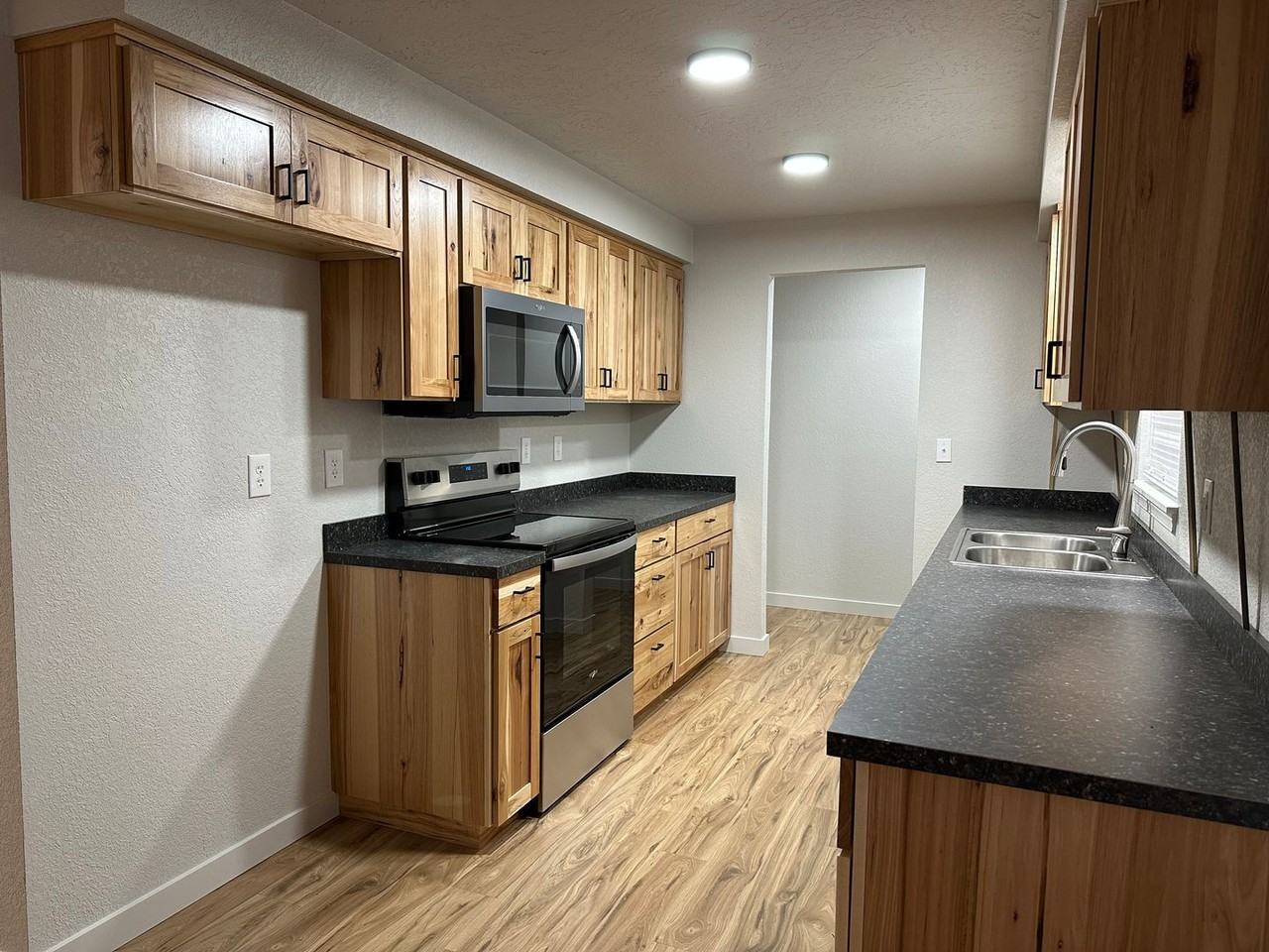 237 Clark Ter - Photo 7 of 20