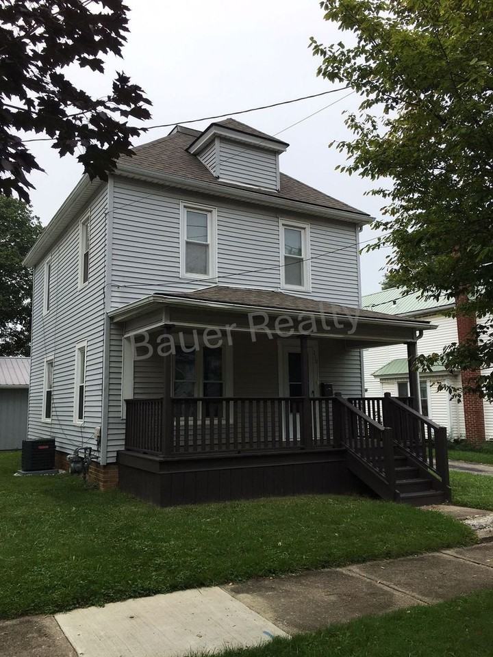 210 E 10th St - Photo 3 of 21