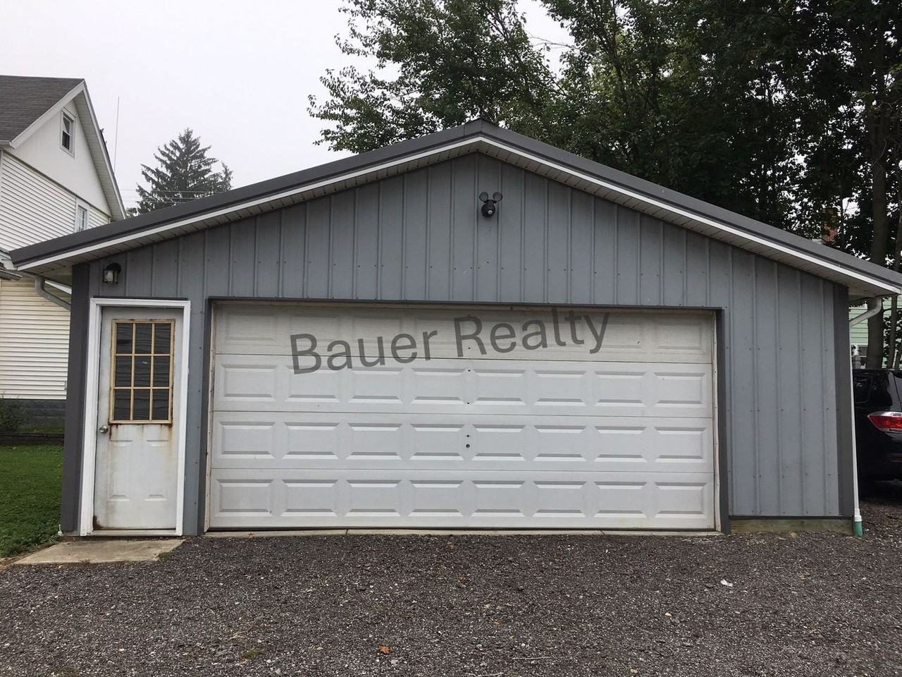 210 E 10th St - Photo 5 of 21