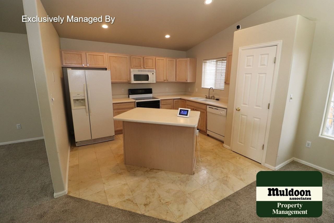 4206 Getaway Pl - Photo 3 of 12