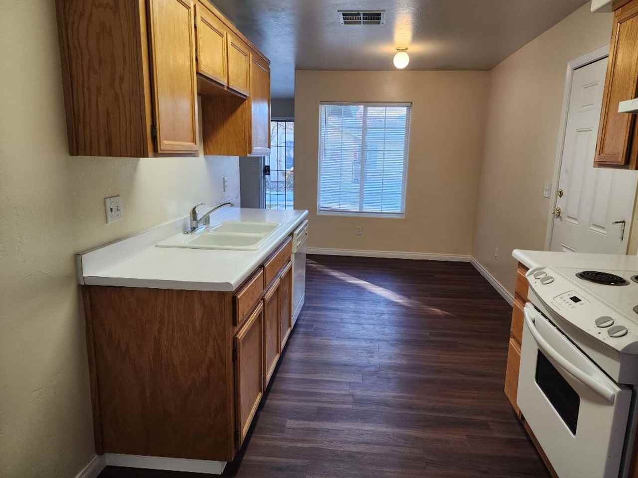 722 Spring Meadow Ct #1 - Photo 4 of 15