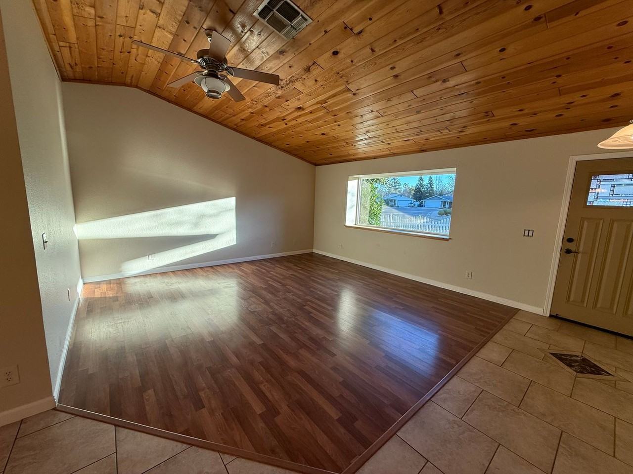 2776 Jasmine Way - Photo 4 of 9