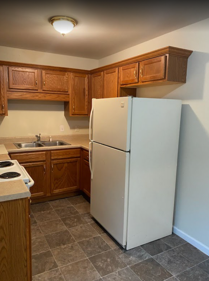 421 Crossland Ave - Photo 3 of 12