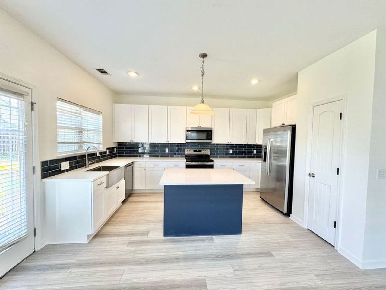 186 Savannah Ln - Photo 4 of 22