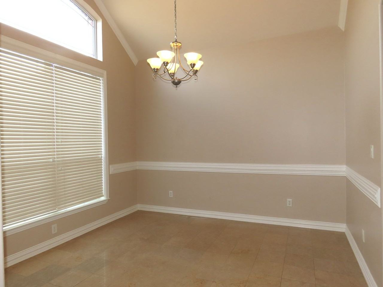 5831 Persimmon Dr - Photo 6 of 42