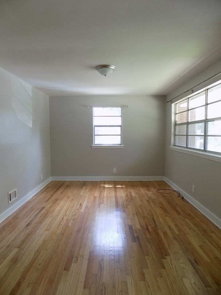 2707 Holt Dr - Photo 2 of 20