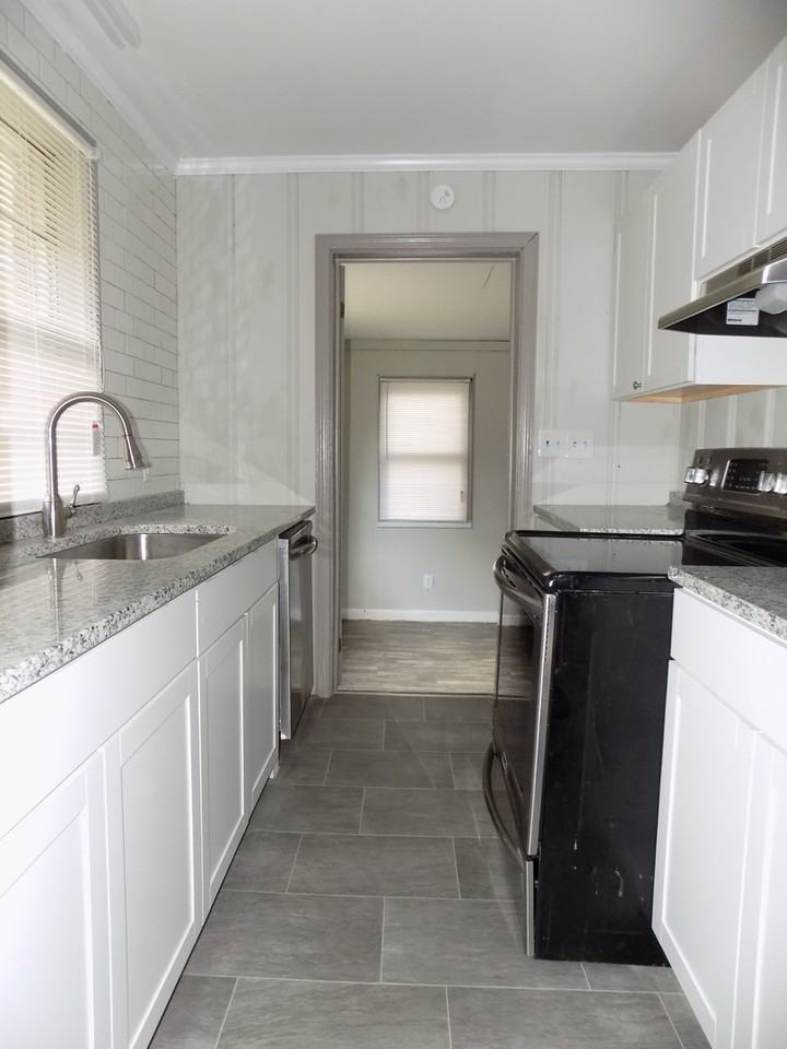 2707 Holt Dr - Photo 6 of 20