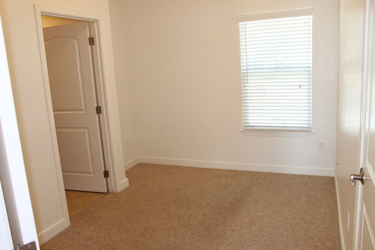 491 N Chorro St - Photo 4 of 22