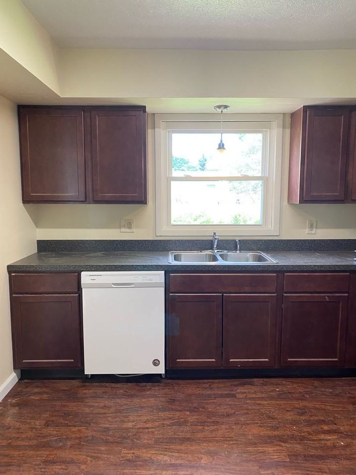 650 Beverly Hills Dr - Photo 4 of 21
