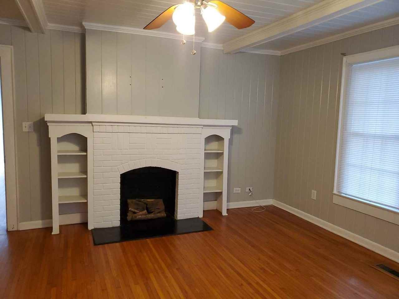 1506 Wayside Dr - Photo 3 of 17
