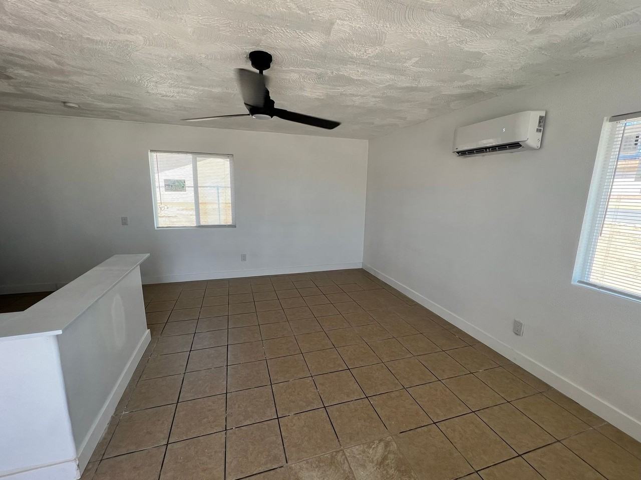 6104 Chia Ave - Photo 4 of 18