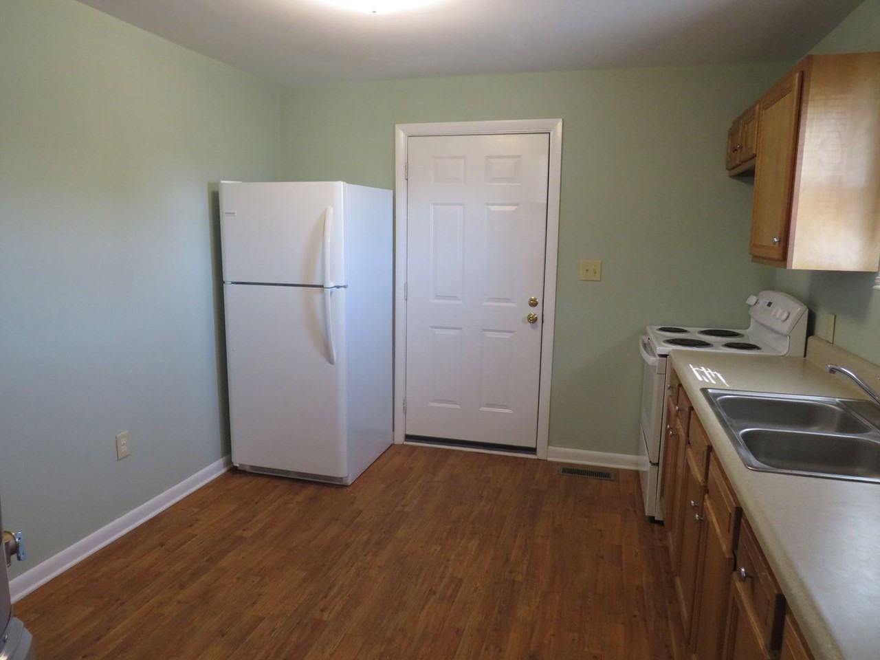 805B Cedar St - Photo 4 of 6