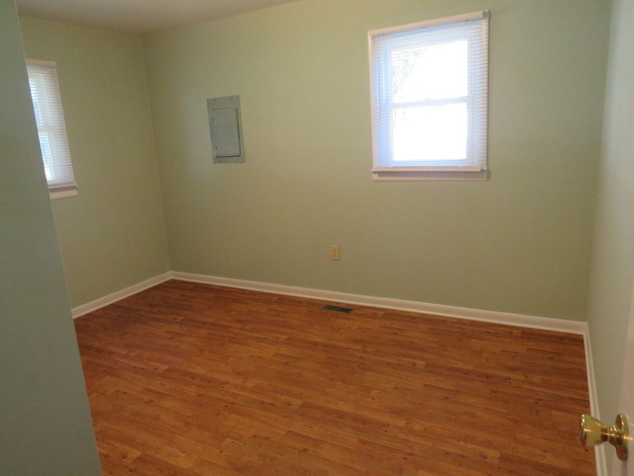 805B Cedar St - Photo 5 of 6