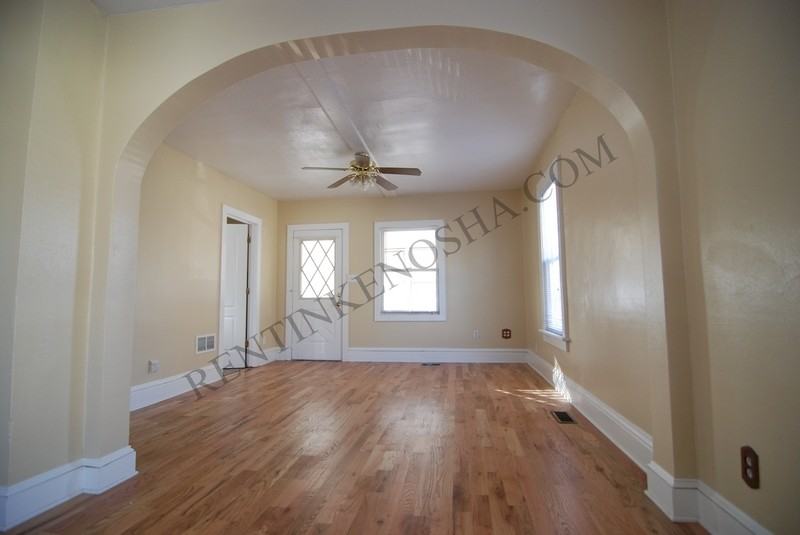 3604 75th St - Photo 2 of 17