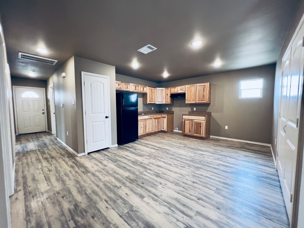 3503 E 15th Pl - Photo 3 of 11