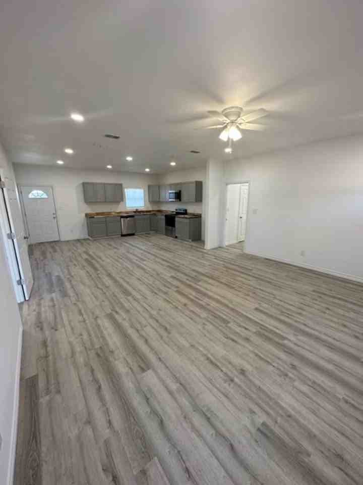 215 West - Photo 3 of 22