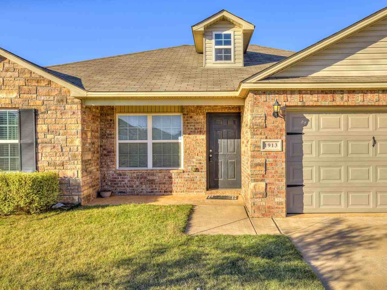 1913 Oak Valley Way - Photo 2 of 24