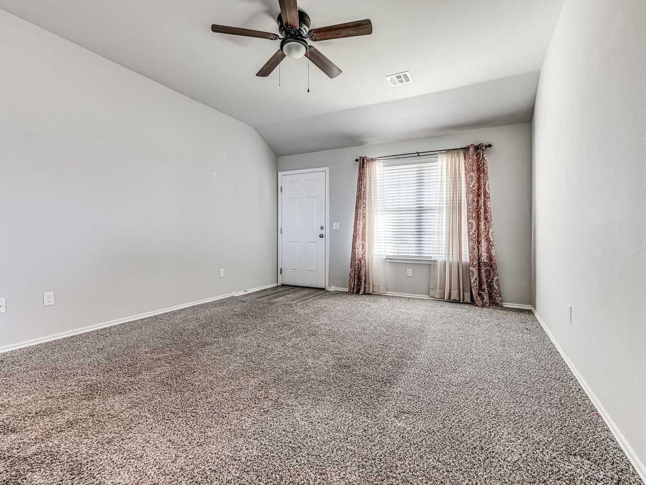 1913 Oak Valley Way - Photo 7 of 24