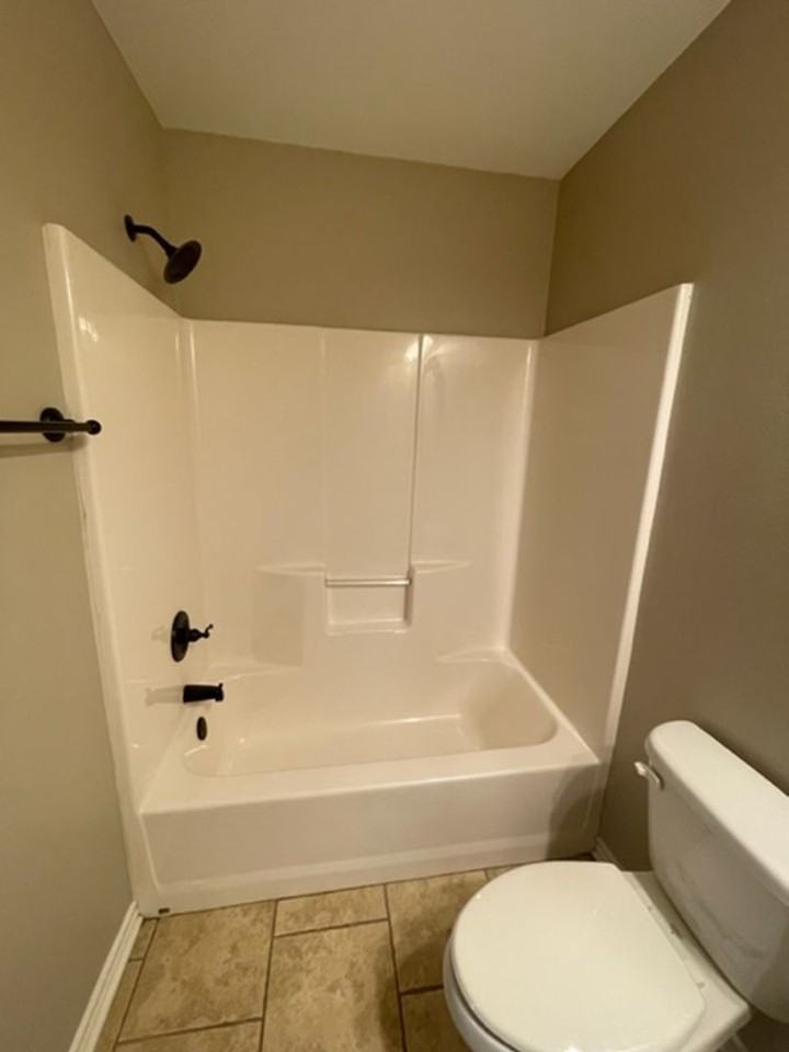 226 Parrott Dr - Photo 4 of 32