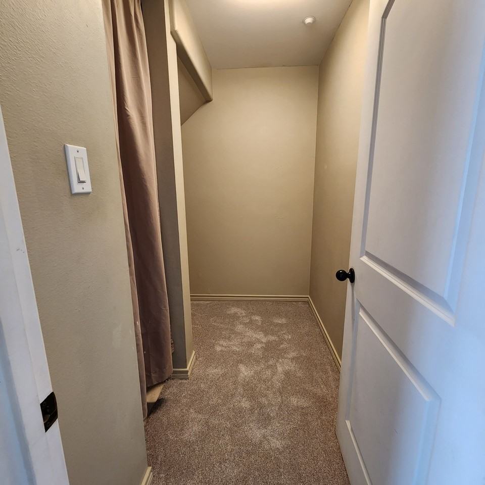 226 Parrott Dr - Photo 7 of 32