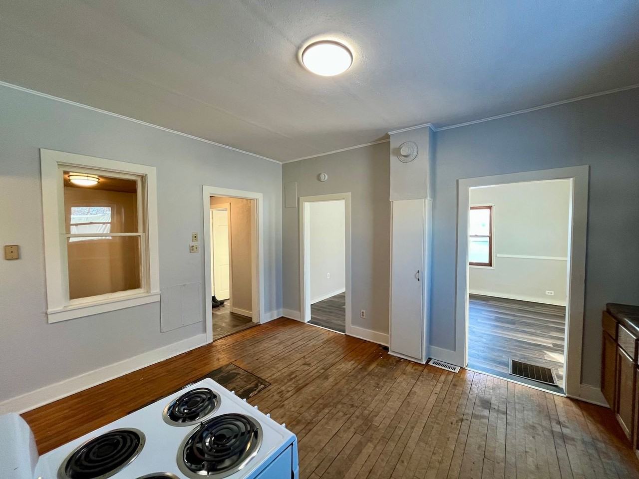 105 N Thomas St - Photo 2 of 14