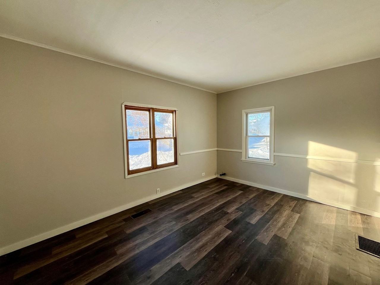 105 N Thomas St - Photo 3 of 14