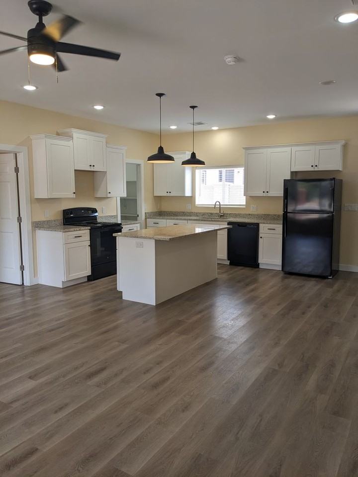 2197 W Lyon Crest Rd #3 - Photo 3 of 25