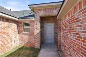 featured image of 7619 Woodford Ave