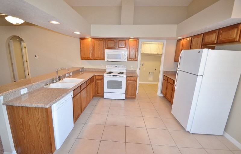 314 Regency St - Photo 2 of 11