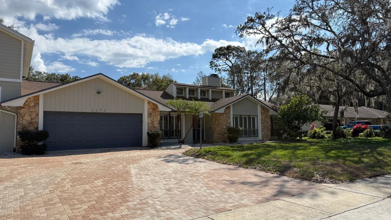 2272 Bent Oak Dr - Photo 3 of 50
