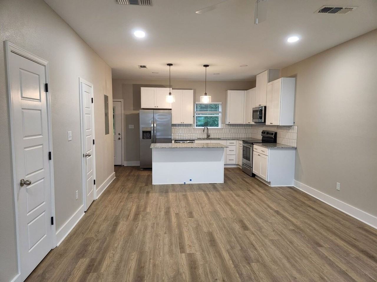 Parkway Townhomes - Photo 4 of 32